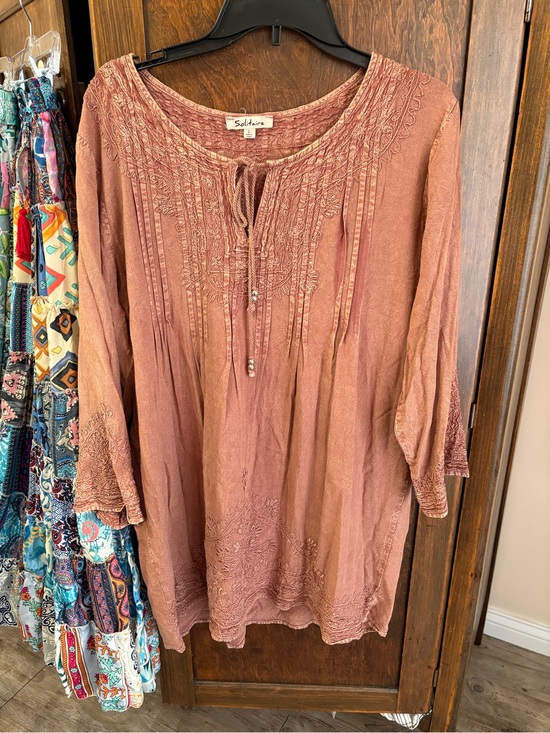 Solitaire Tops - Solitaire Dusty Rose Embroidered Peasant Tunic